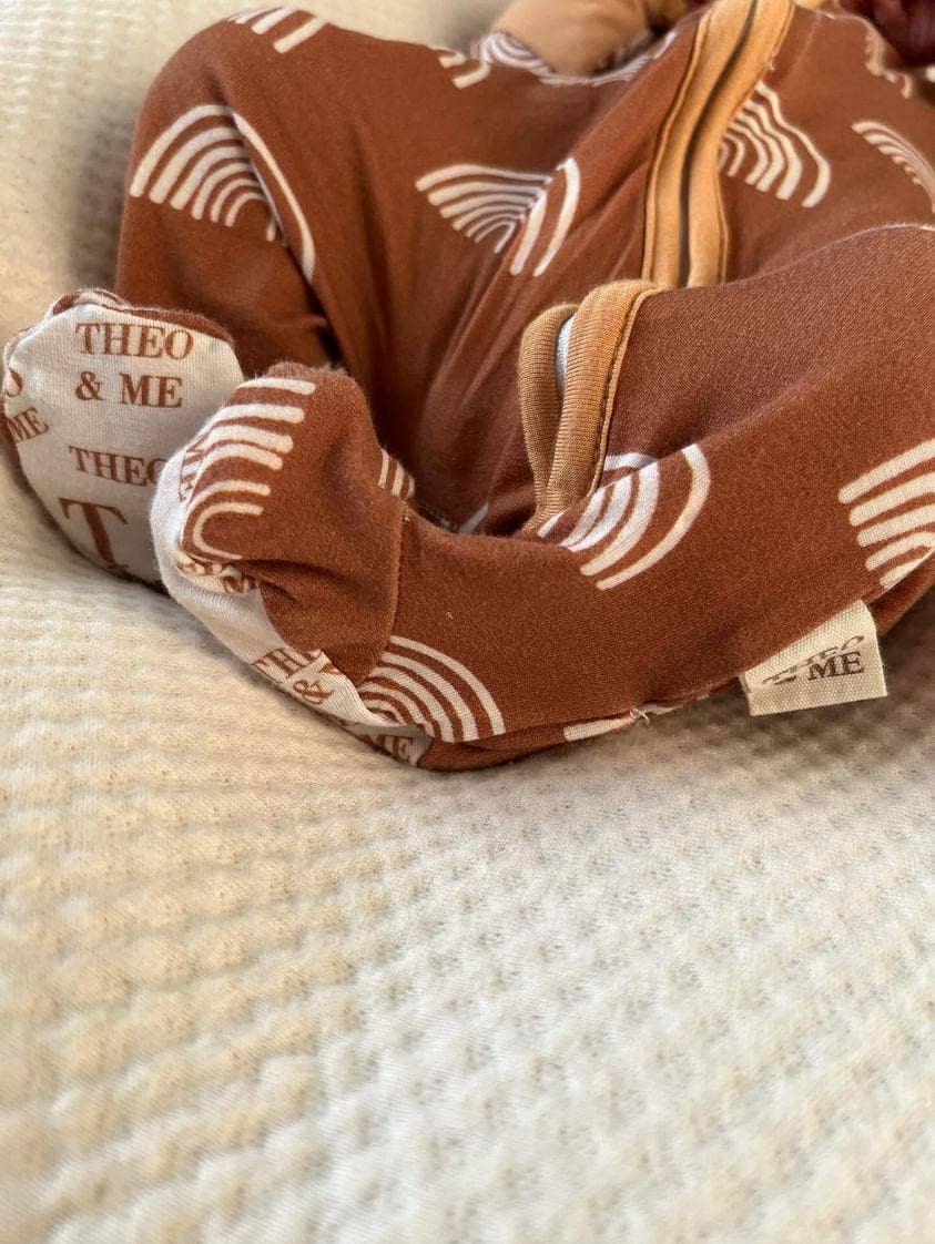 Baby Neutral Printed Bamboo Zippies - Rust w White Rainbows