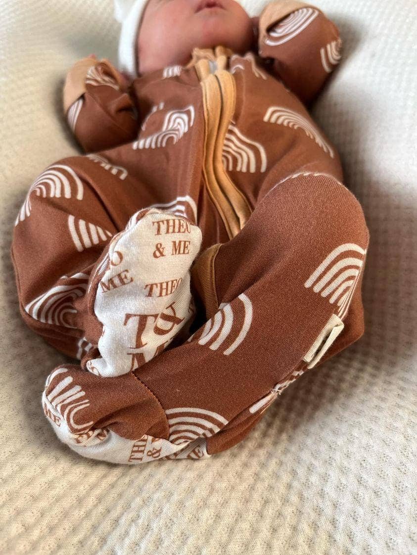 Baby Neutral Printed Bamboo Zippies - Rust w White Rainbows